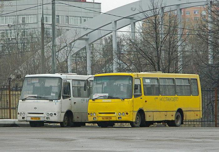 What time do buses start running in Moscow?