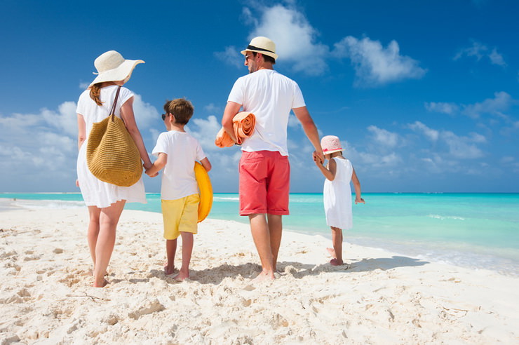 Cele mai bune plaje cu nisip pentru familii cu copii